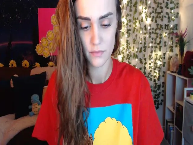 Live sex webcam photo for AudryLikes #252593825