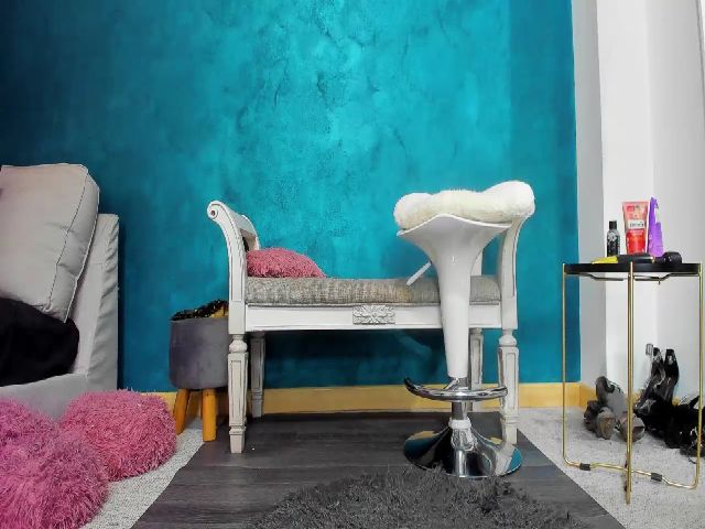 Live sex webcam photo for MayaHelen #259893295