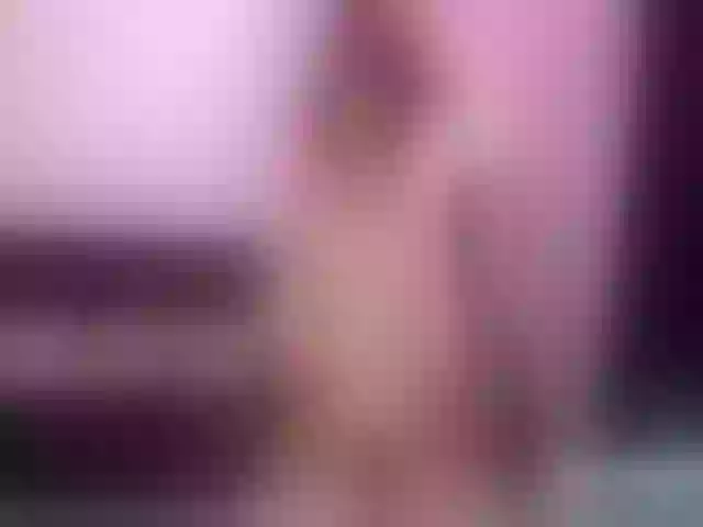 Live sex webcam photo for MaiiAngel #252701915
