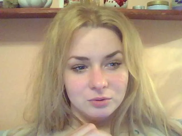 Live sex webcam photo for HollyPretty #241414065