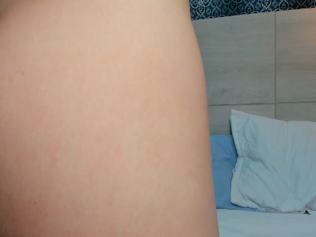 Live sex webcam photo for Sexxygirl18x #261209331