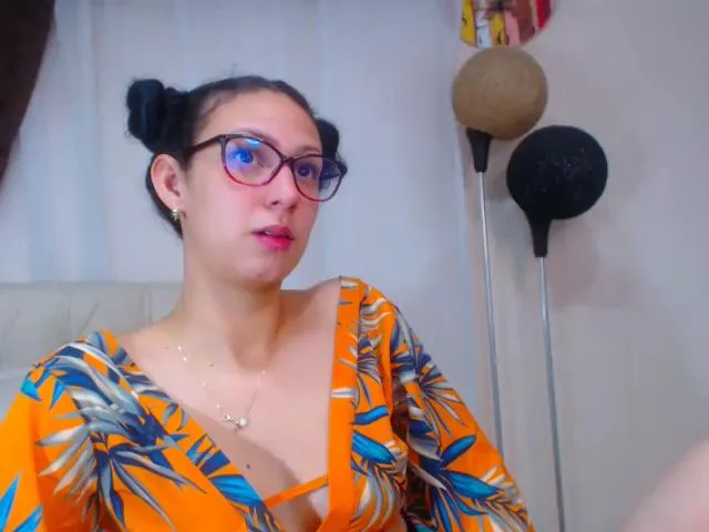 Live sex webcam photo for Karorivero #252384897