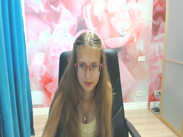 Live sex webcam photo for Alice_Adamsi #255368284