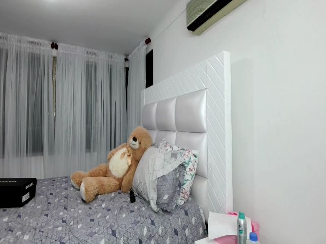 Live sex webcam photo for Einnyn_sweet #258415981