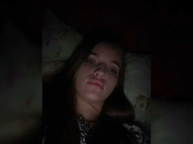 Live sex webcam photo for Karillia69 #257878951