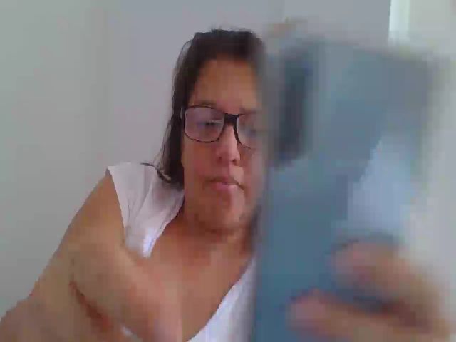 Live sex webcam photo for SweetLola01 #256321830