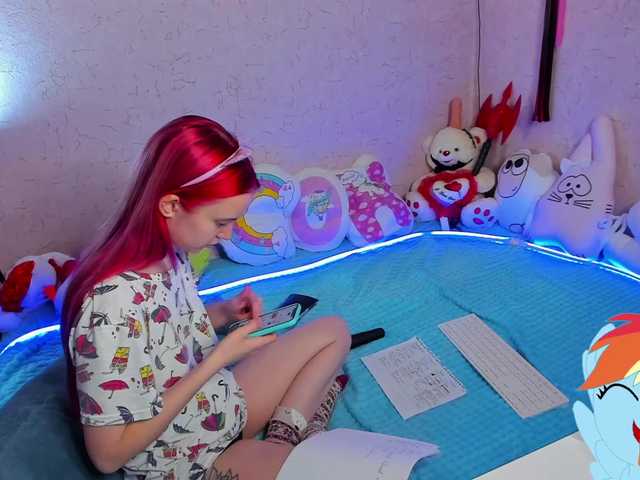 Live sex webcam photo for KiraLiLime #287989857