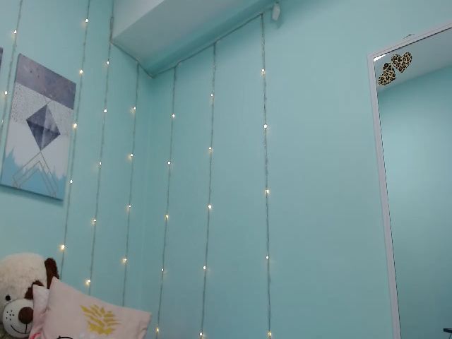 Live sex webcam photo for JENELOTIZZ #261739026