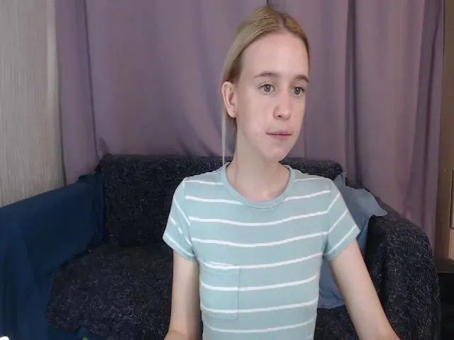 Live sex webcam photo for HotSwJenna #253002292