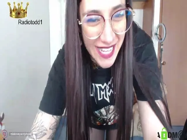 Live sex webcam photo for Miahot21 #256322002