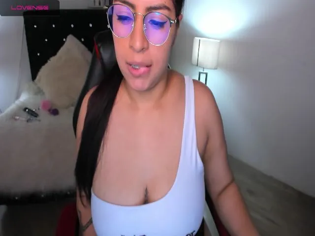 Live sex webcam photo for Irene__larson #253790208