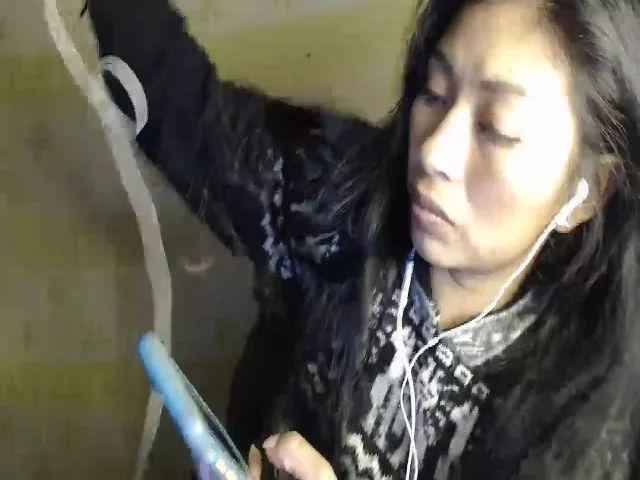 Live sex webcam photo for CHILENITAHOT #263495202