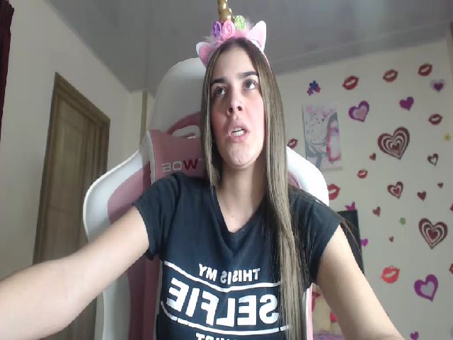 Live sex webcam photo for MIA_LOVE24 #260463677