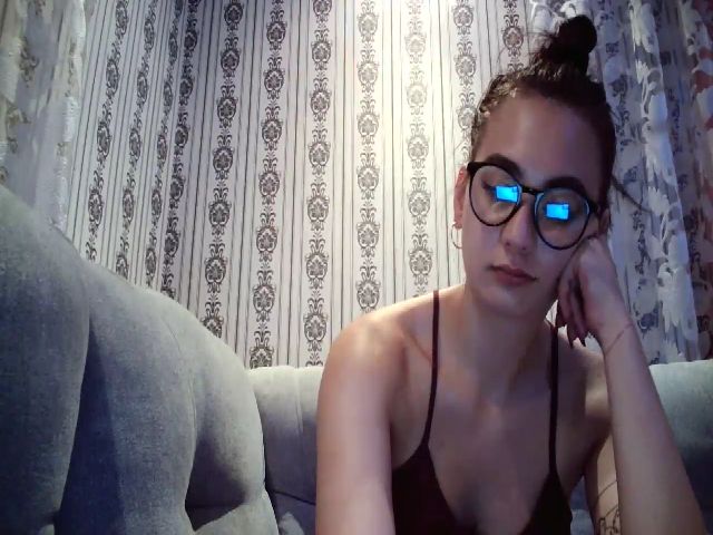 Live sex webcam photo for lolly_hollyy #252278208