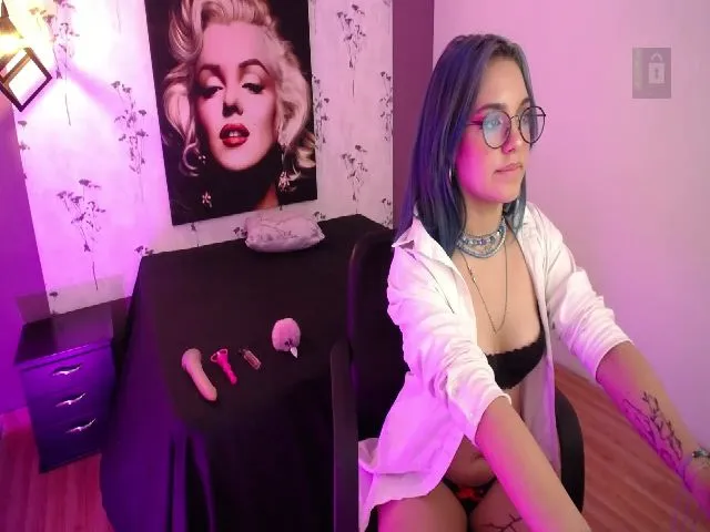 Live sex webcam photo for Spaaarkie #258830057