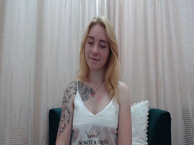 Live sex webcam photo for RedBerryy #253298149