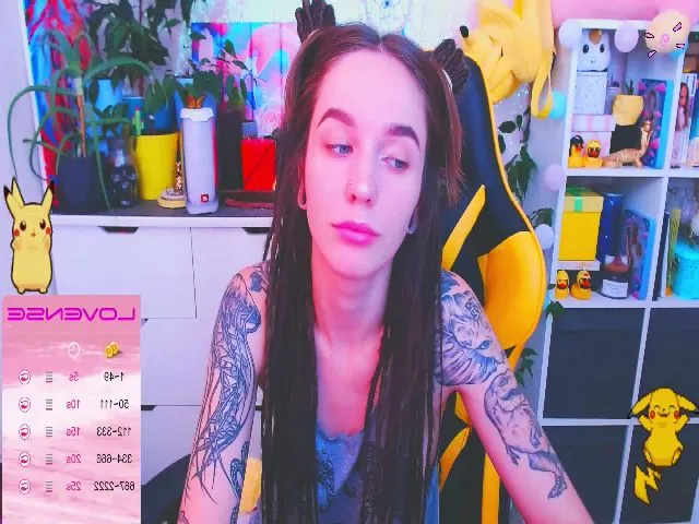 Live sex webcam photo for JinjerMoon #264247676