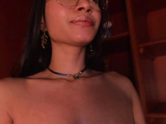 Live sex webcam photo for PaulinaBelush #241212607