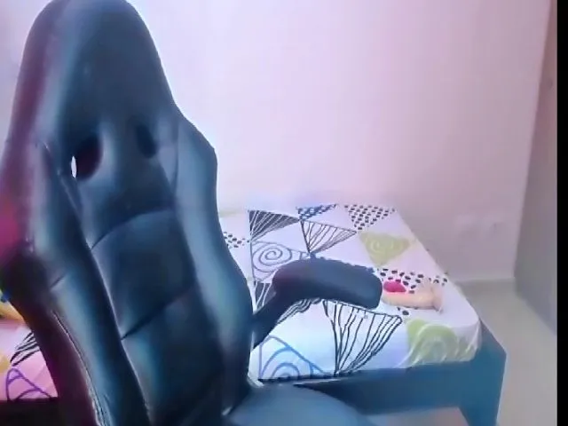 Live sex webcam photo for Sweeetx69 #262055970