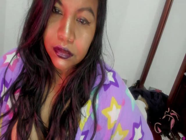 Live sex webcam photo for Ebony_Louiss #252926585