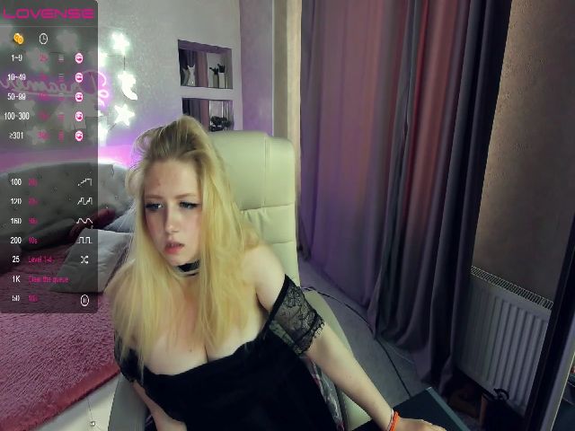 Live sex webcam photo for TinkerrBelll #257337814