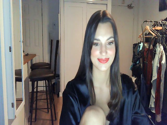 Live sex webcam photo for Oh_Valentina #265229528