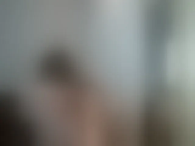 Live sex webcam photo for OnlyLou #260675879