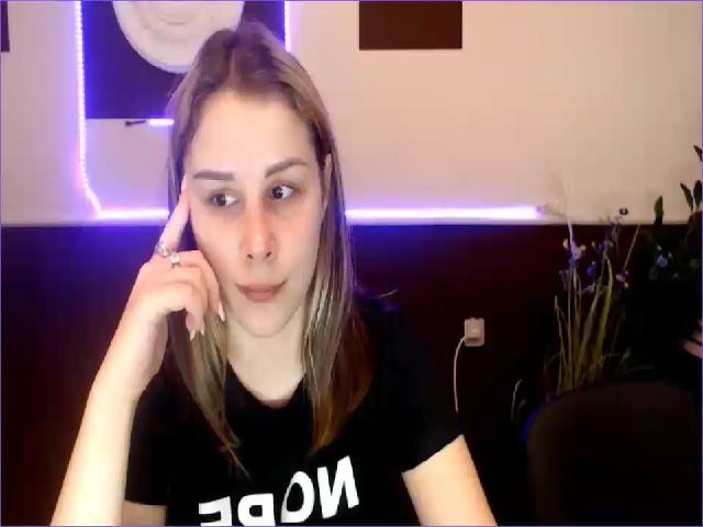 Live sex webcam photo for PolliMilk #262941857