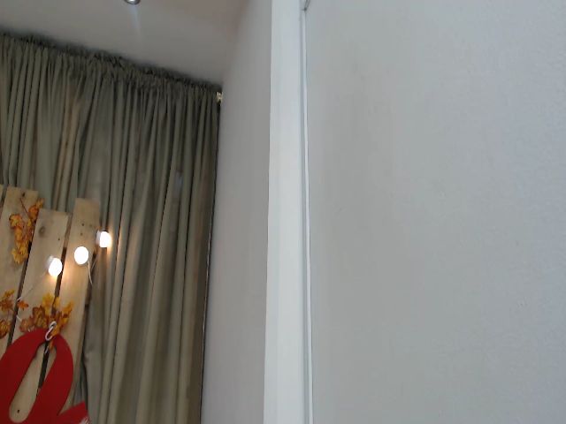 Live sex webcam photo for Lupita_hot3 #256970063