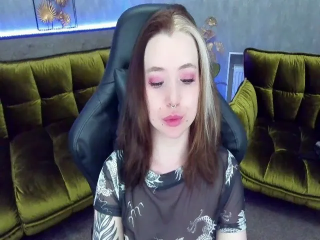 Live sex webcam photo for Helen_Mayer #256054776