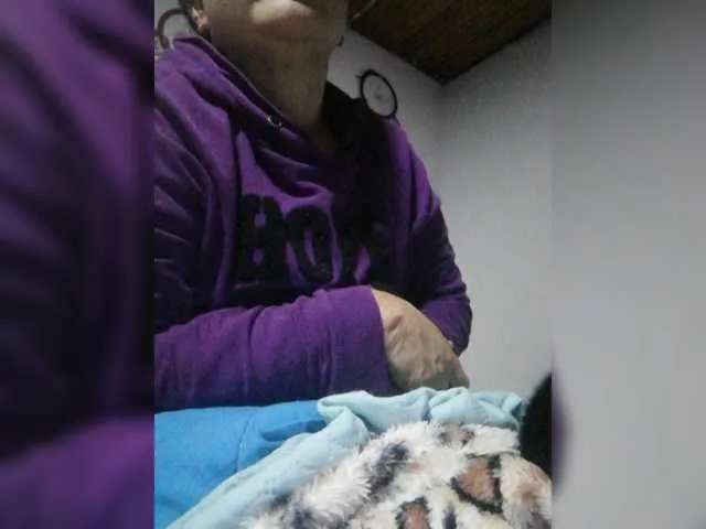 Live sex webcam photo for latinaamorosa #257389599