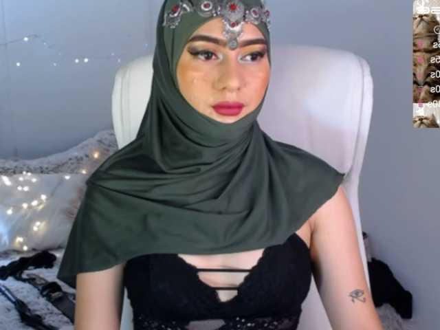 Live sex webcam photo for aliajeddah #242773322