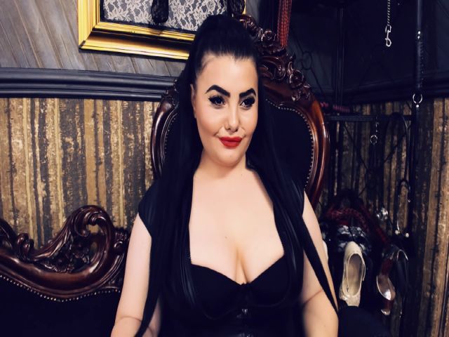 Live sex webcam photo for MelissaGlow #252574734