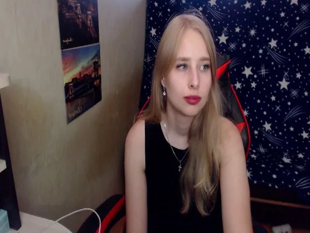 Live sex webcam photo for JessyGinger #259326839