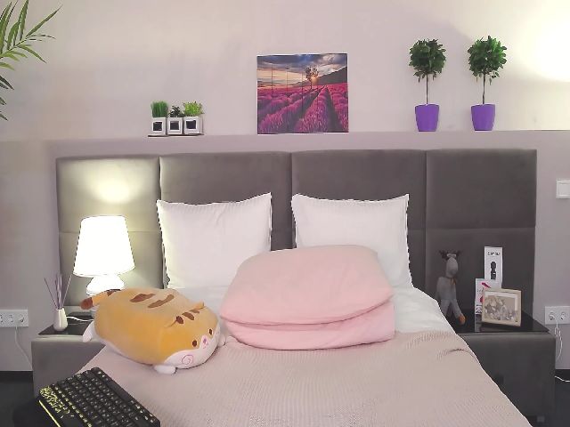 Live sex webcam photo for Quiet_Girll #254010677