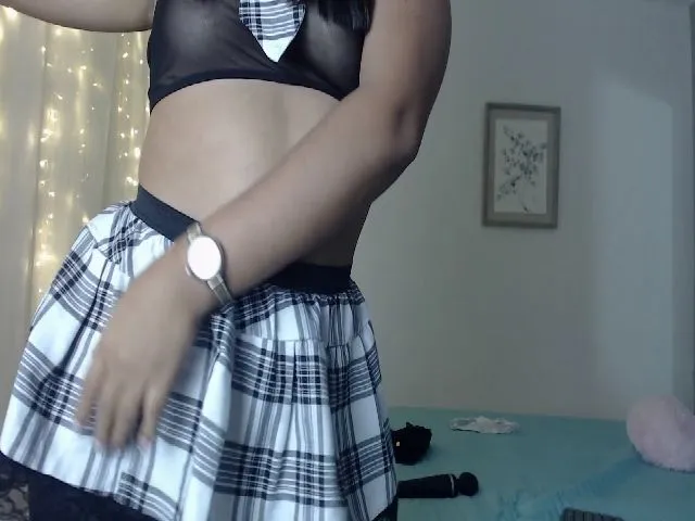 Live sex webcam photo for AliceFox0 #253159482