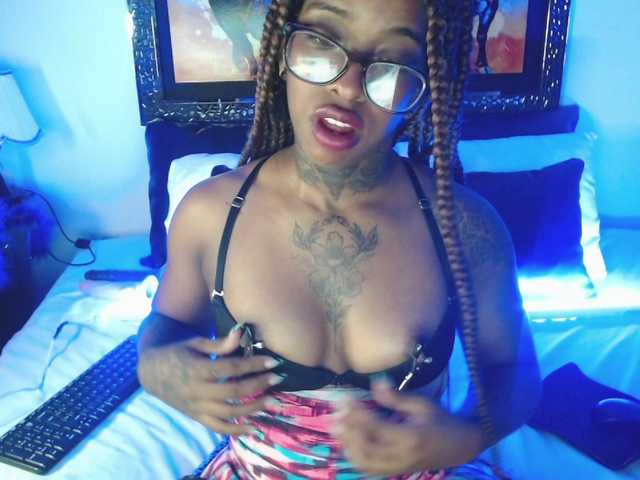 Live sex webcam photo for samantaafox #247551413