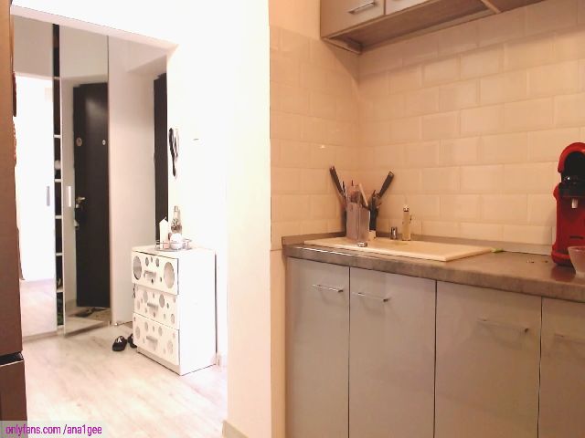 Live sex webcam photo for AnaGee #263423668