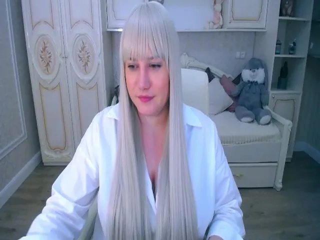 Live sex webcam photo for VeritableGirl #253112397