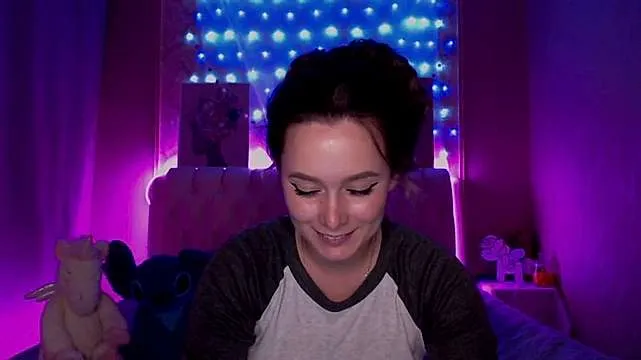Live sex webcam photo for riley_june #242155580