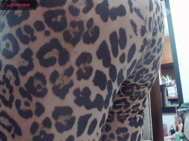 Live sex webcam photo for Meganhill_ #263293896