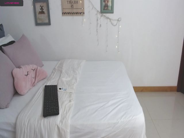 Live sex webcam photo for GiaElliot #253053629