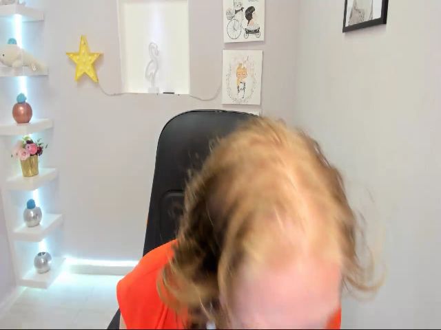 Live sex webcam photo for BelindaVibe #252894470