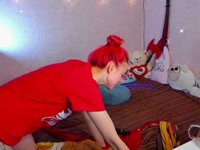 Live sex webcam photo for KiraLiLime #287990040