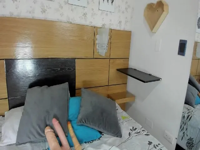 Live sex webcam photo for Mssburbuja #259043115