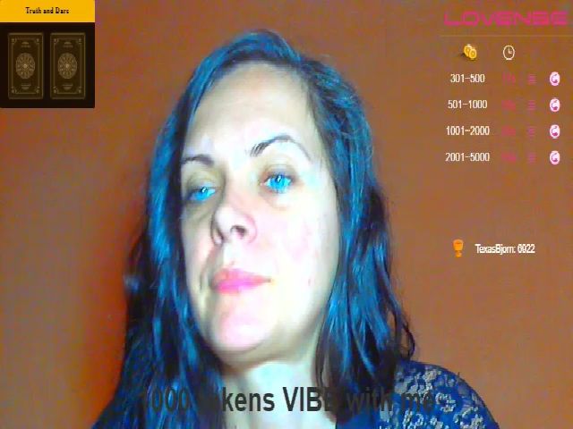 Live sex webcam photo for SexQueen1111 #254757584