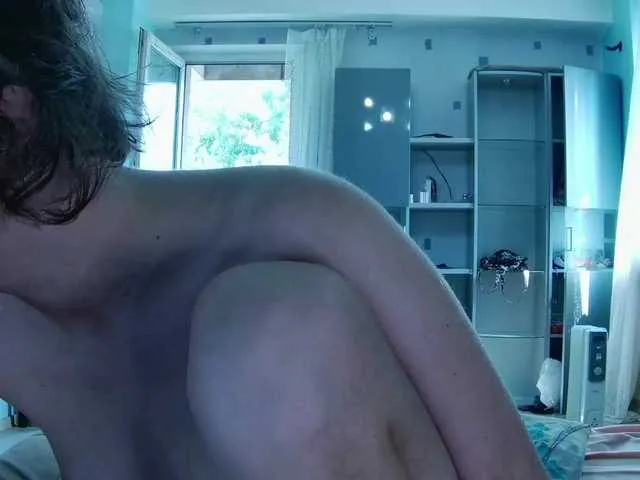 Live sex webcam photo for CassySweetKit #252185140