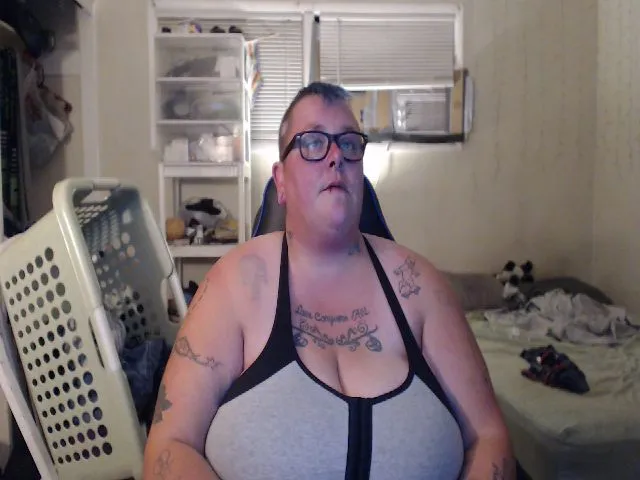 Live sex webcam photo for PunkChick420 #259797129