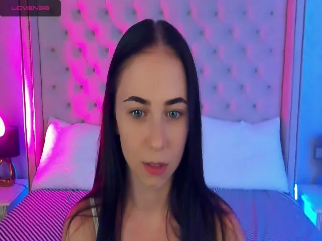 Live sex webcam photo for MilkaBabyDoll #255126412