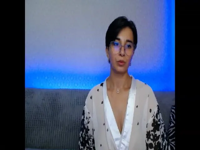 Live sex webcam photo for Miss_Selina4u #264748134